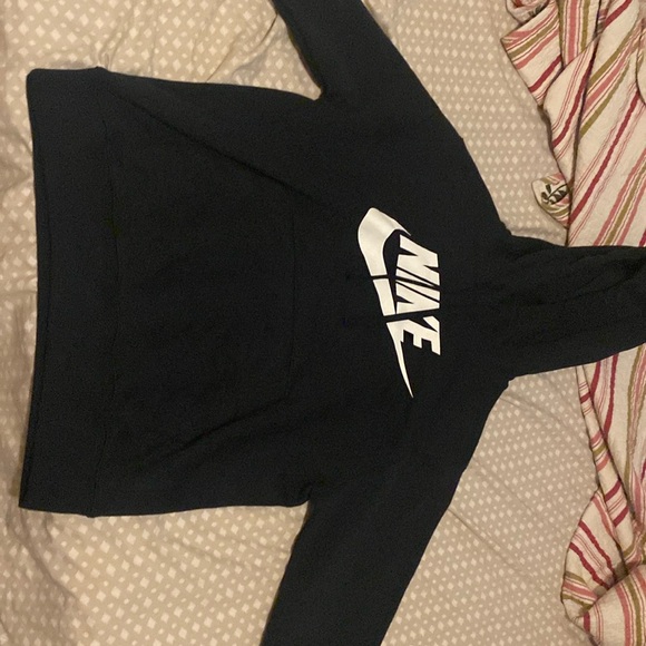 Black Nike sweater, brand new not been worn - Picture 1 of 4